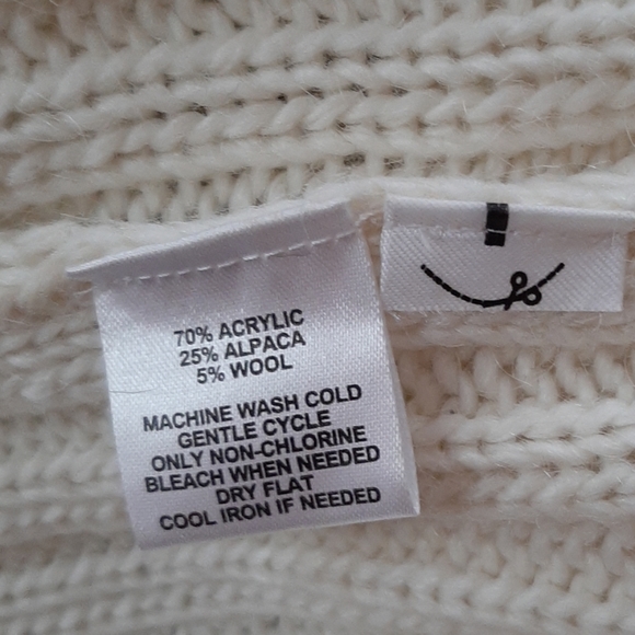 Super soft Holiday sweater Loft XS - Picture 6 of 6